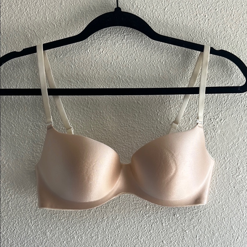 Felina seamless underwire bra in a warm nude tone (champagne), 32D